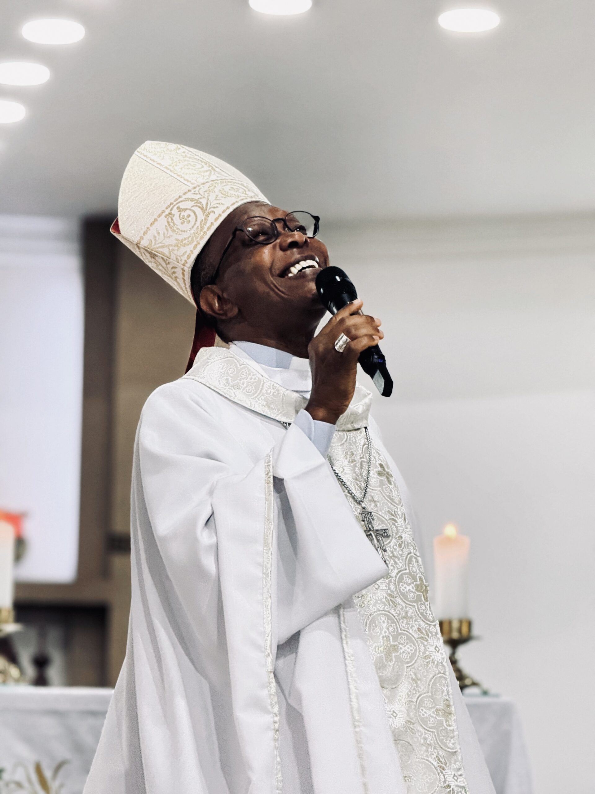 Visita de Dom Grabriel a Comunidade do Divino Espírito Santo